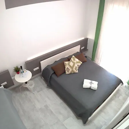 Be Bed and Breakfast Σαλέρνο